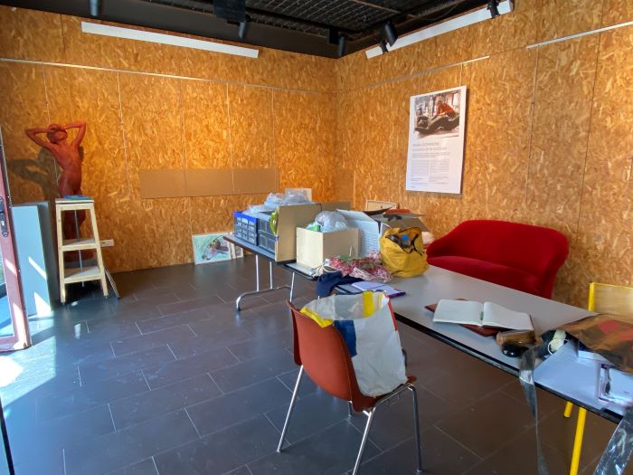 Déchargement des oeuvres à Moncontour